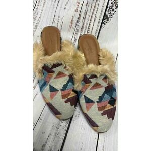 Universal‎ Thread Womens Geometric Faux Fur Mules